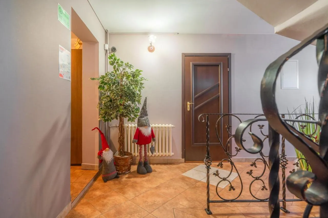 Pokoje Goscinne U Malgorzaty Jacuzzi & Sauna Zakopane Oda ve Kahvaltı